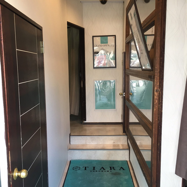 TIARA_店舗イメージ写真2
